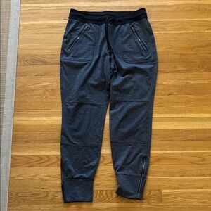 Women’s Athleta Charcoal Jogger Pants with Zippered Pockets